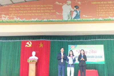 Ngày hội “Tiến bước lên Đoàn” và “Lễ kết nạp đoàn viên”